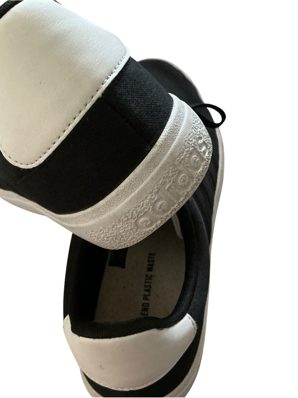 Adidas men’s vucraid 3R men’s skate shoes sneakers black and white size 10.5 - Picture 5 of 9